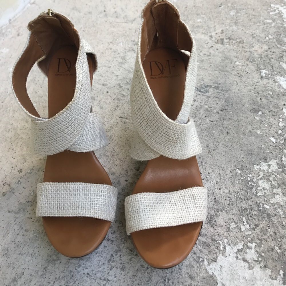 DVF Platforms - Picture 2 of 8